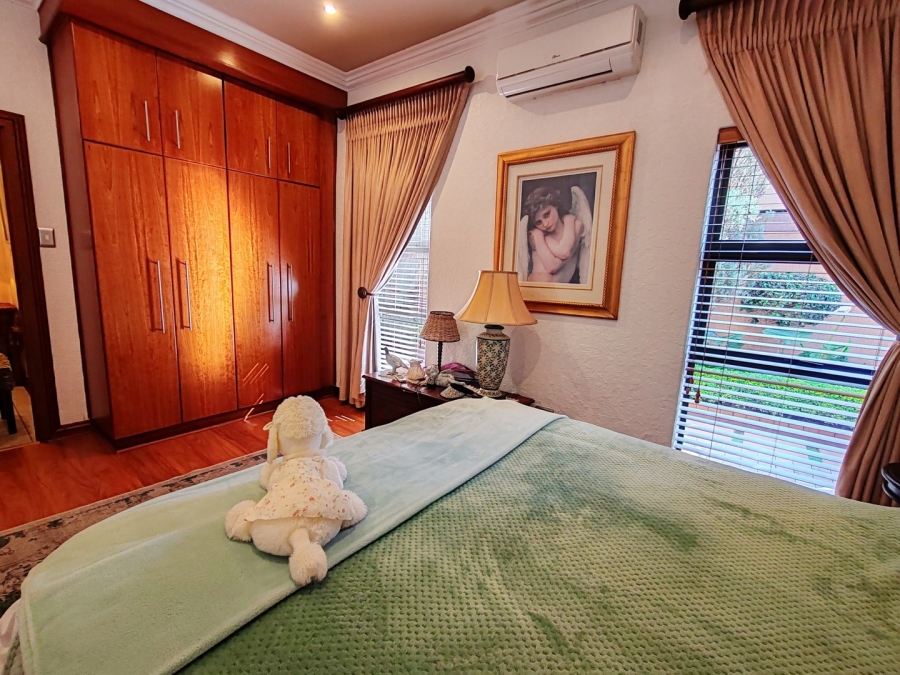 4 Bedroom Property for Sale in Van Der Hoff Park North West